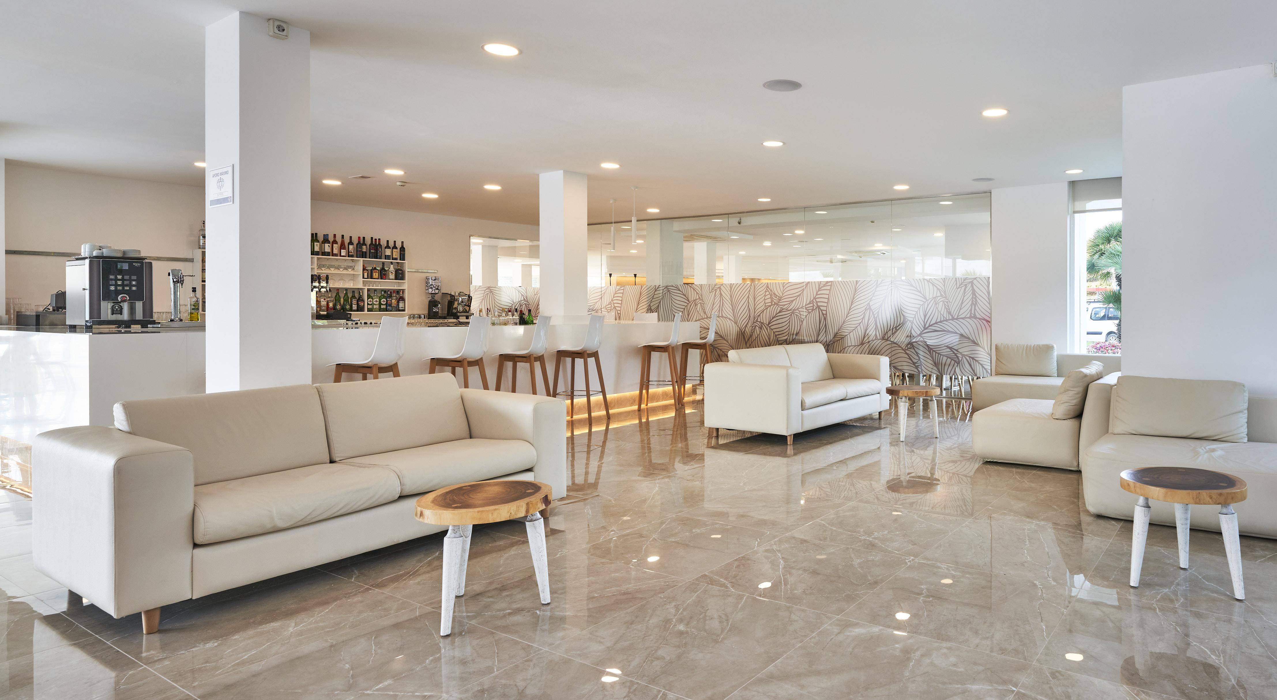 Globales Cala Bona Otel Dış mekan fotoğraf